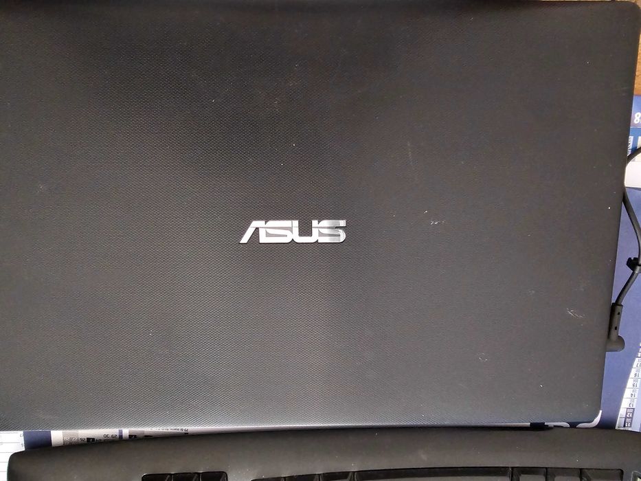 Portatil Asus F551M