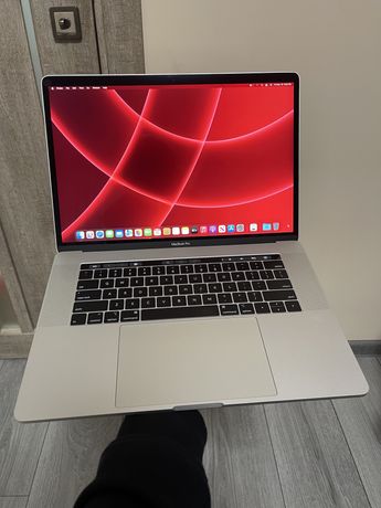 Macbook pro 15 2018 core i9 32/512gb pro 555x