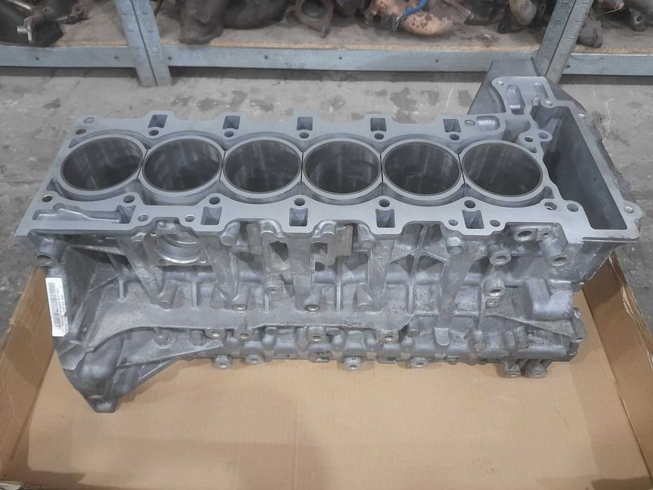 Блок цилиндров двигателя BMW N55, низ мотора (голый блок) БМВ Н55