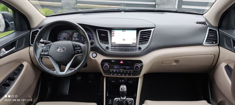 //Hyundai Tucson 1,6T-GDI 177KM//Serwis//NAVI/Kamera/Ledy//