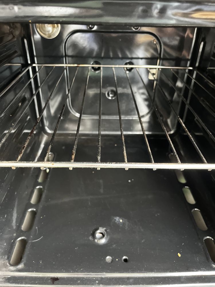 Kuchenka gazowa indesit z elektrycznym piekarnikiem