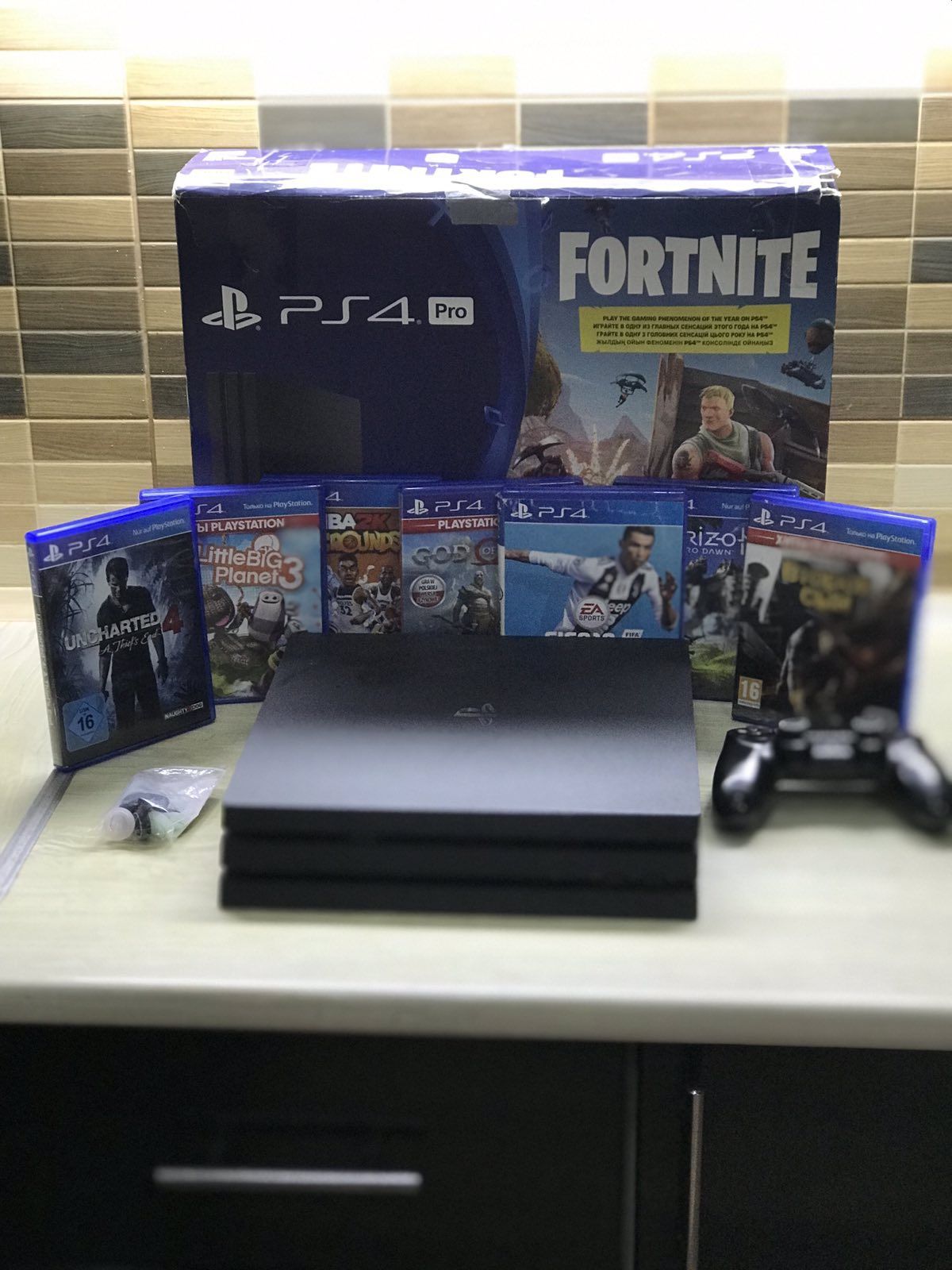 Sony PlayStation 4 Pro, в гарному стані