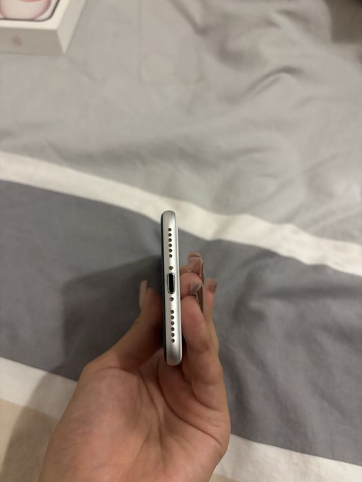 iPhone SE (2020)