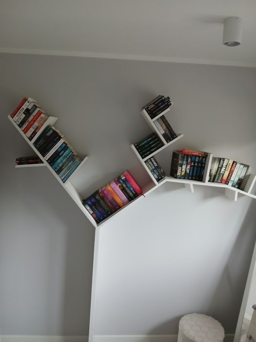 Półka na książki, drzewo