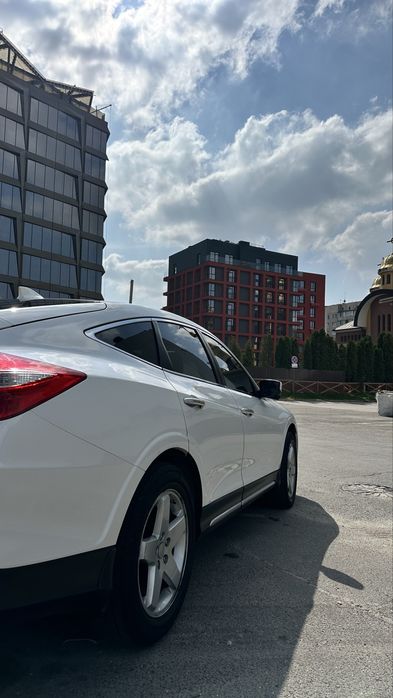 До вашої уваги Honda crosstour 2013р не потребує  вкладень