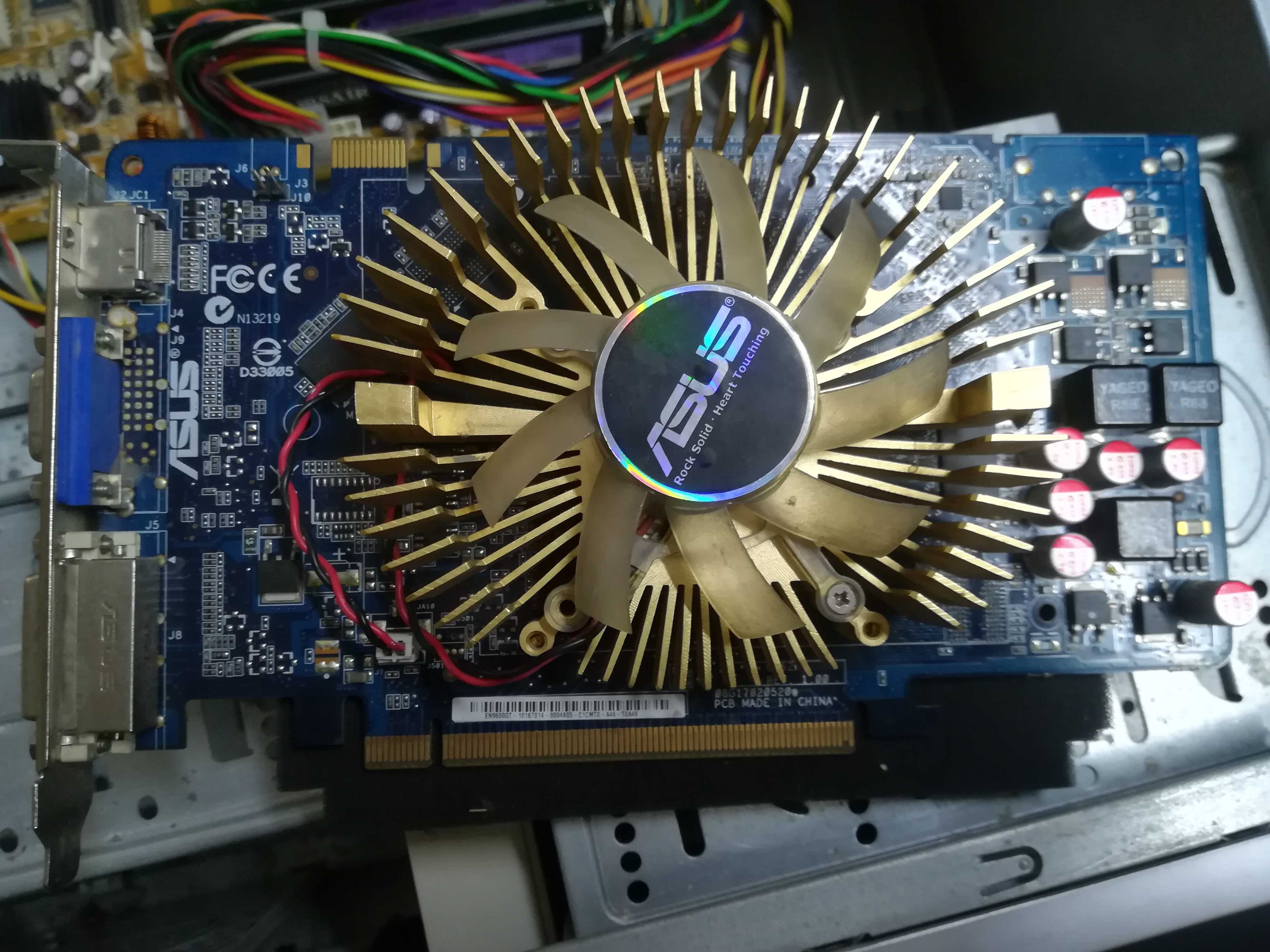 Видеокарта  EN9600GT/DI/512MD3(RTL) есть HDMI