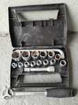 Zestaw kluczy nasadowych 1/2" z grzechotką STANLEY 86-397