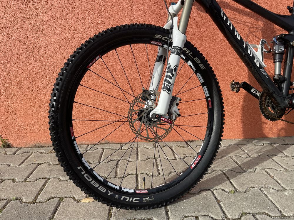 Bicicleta Canyon Nerve XC 7 Fox DT Swiss Suspensao total Aluminio