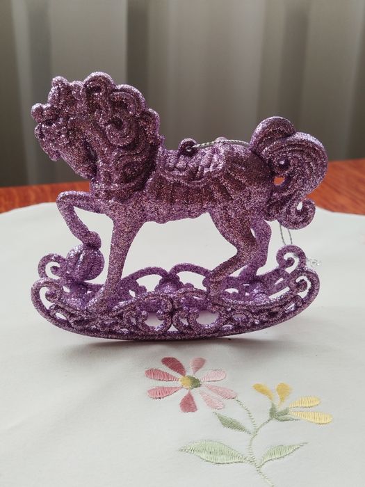 Символ  року  2026 вогняний червоний Кінь.