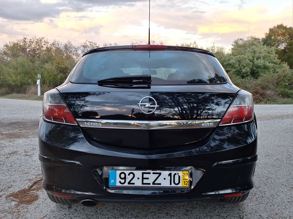 Opel Astra GTC 1.7 CDTI 125cv
