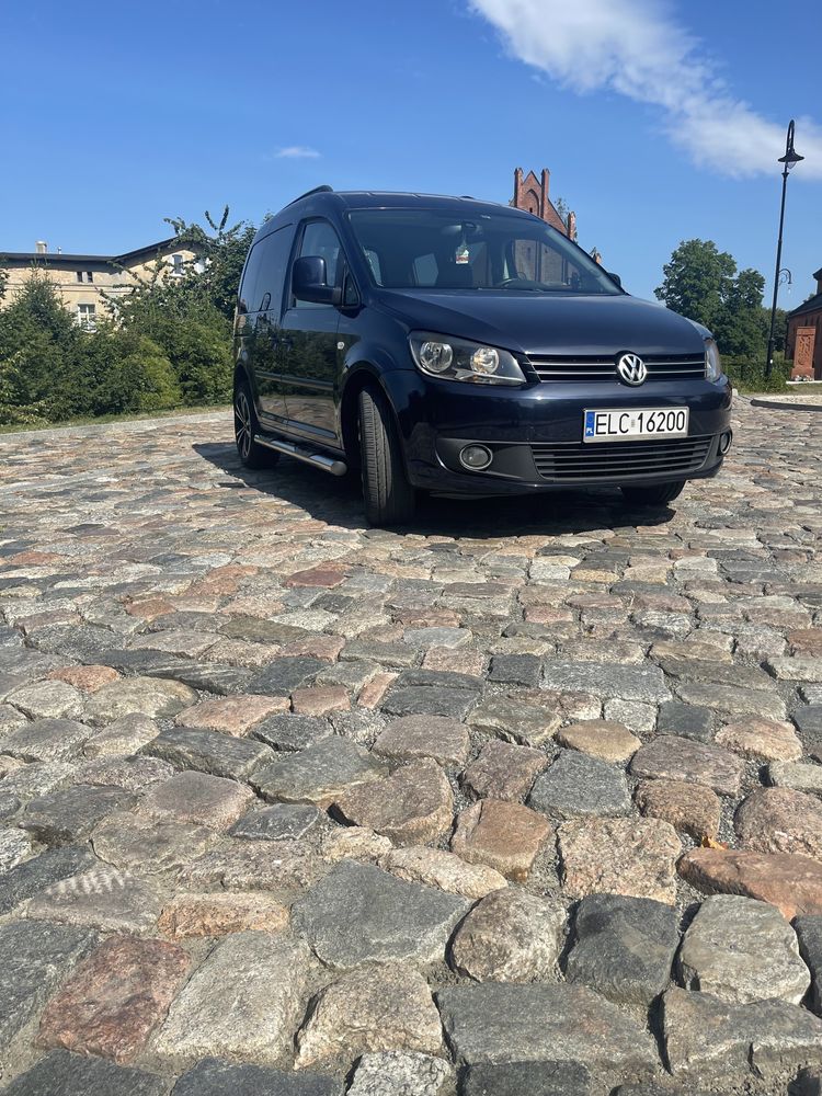 Vw caddy 5 osobowy  pełna opcja mega doinwesotwany