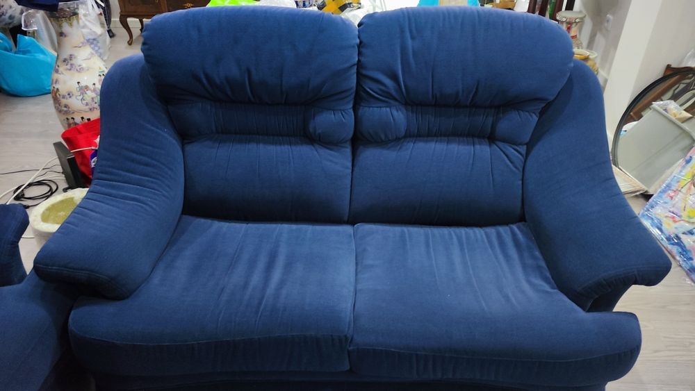 2 Sofás Cama Azul veludo 2 lugares sem defeitos. 1,60 X 0,80 X 1,00