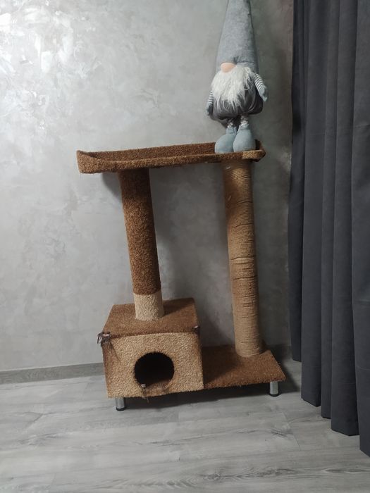 Продам кігтеточку, дряпку з будиночком