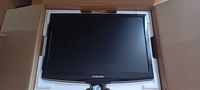 Monitor  dla graczy 22" 55cm  Samsung 2233rz   tn