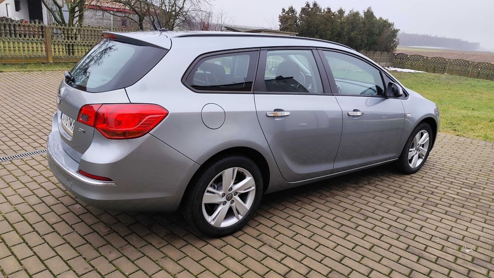 Opel Astra j Lift 1.7 CDTi 120KM 2013r 193tys km