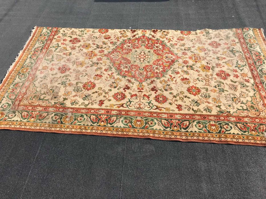 Продам килим (2шт) та килимове покриття