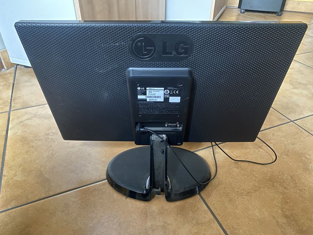 Monitor LG 19M38A-B 19 cali