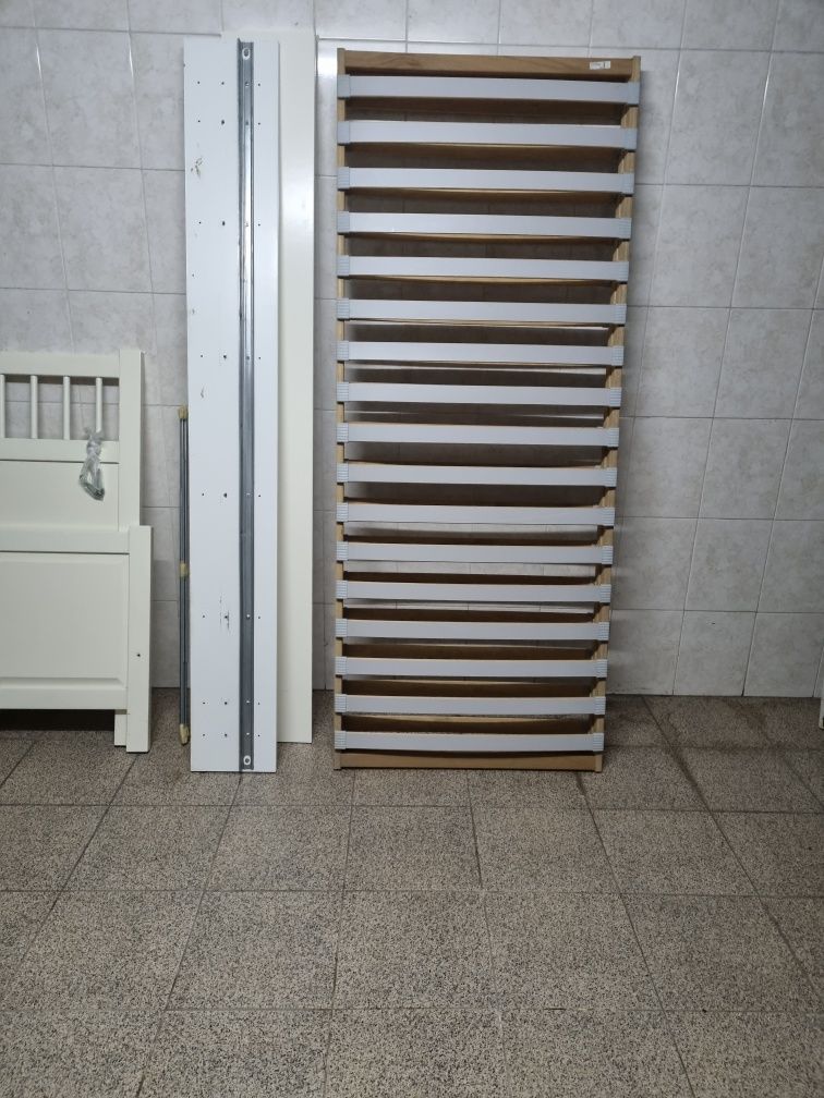 Cama Hermes + 2 estrados