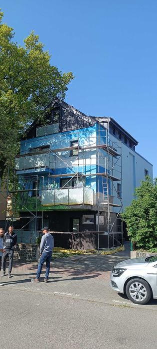 Wynajem rusztowań elewacyjnych