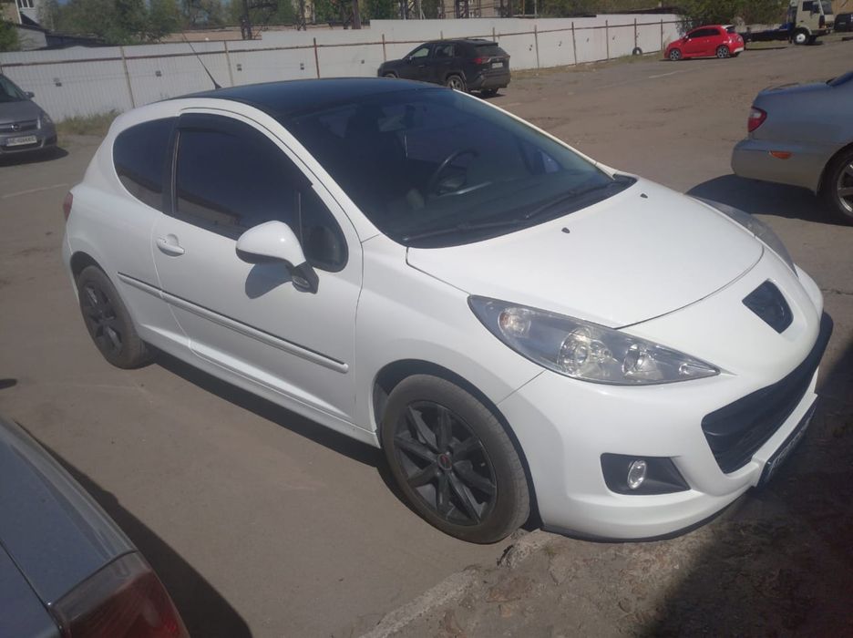 Peugeot 207, гарний стан, обслужена 2012 р.
