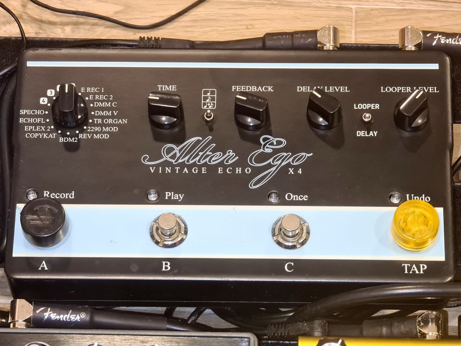 Pedal de Delay e Looper TC Eletronic Alter Ego
