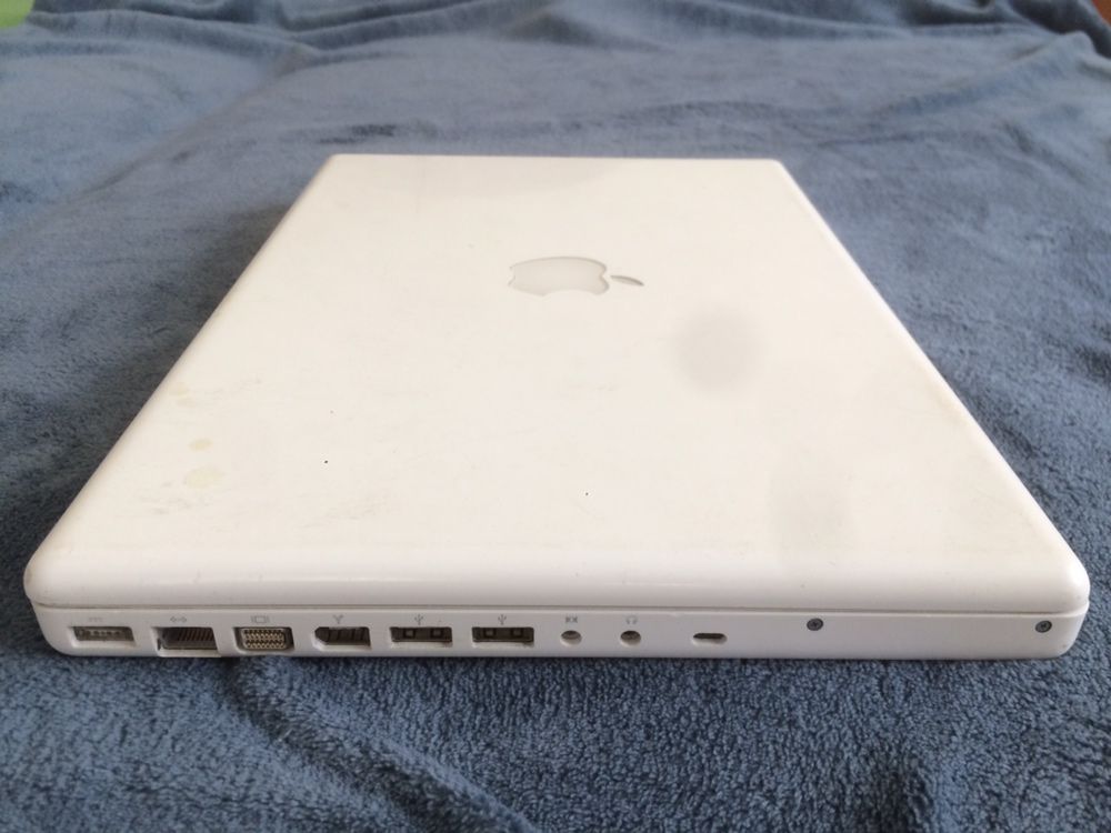 ТЕРМІНОВО! MacBook A1181 White