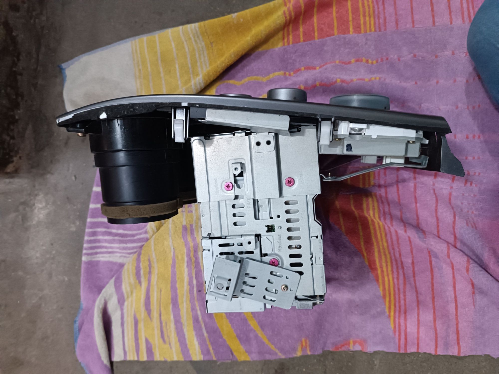 Radio z CD Mazda 6 2005 r