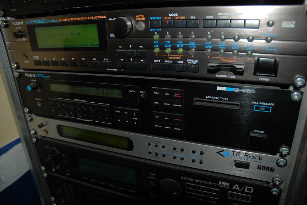 Sprzedam moduł brzmieniowy ROLAND D-550 - jak nowy