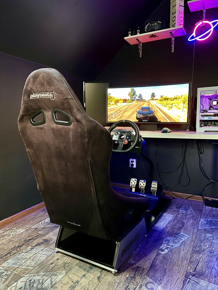 Simracing stelaż Playseats + Logitech G29