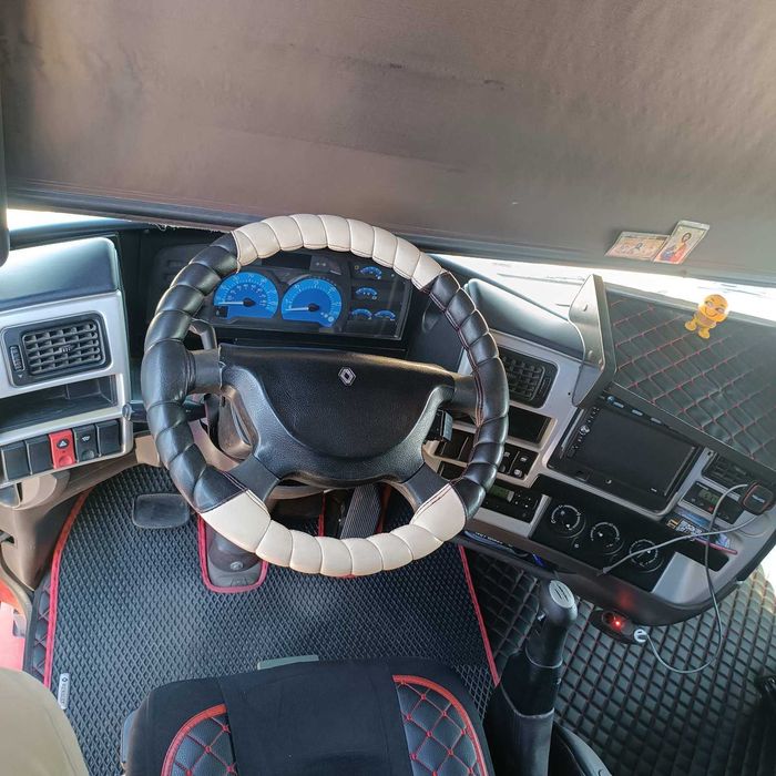 Рено Магнум тягач