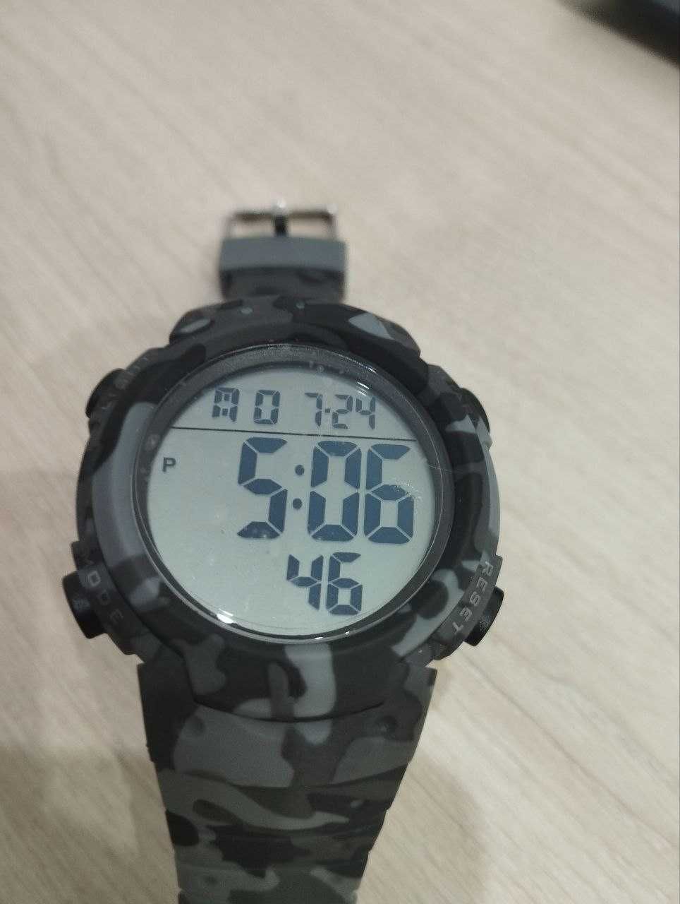 Цифровые часы светодиодные мужские  Sport Watch