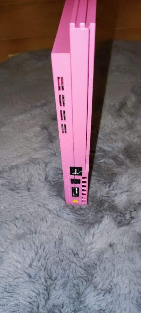 PlayStation 2 edição rosa