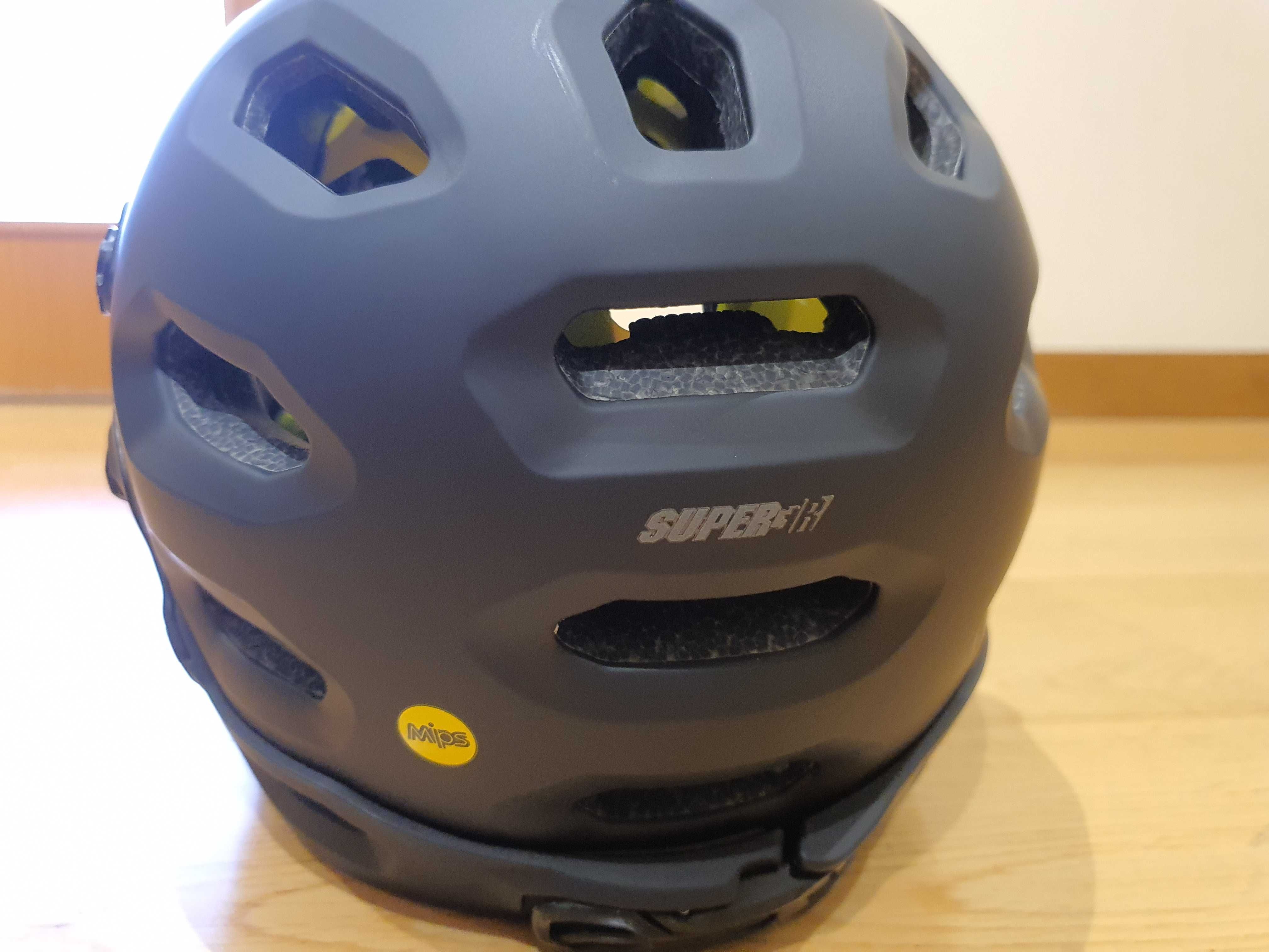 BELL Super DH MIPS, capacete downhill, enduro, tamanho L, como novo