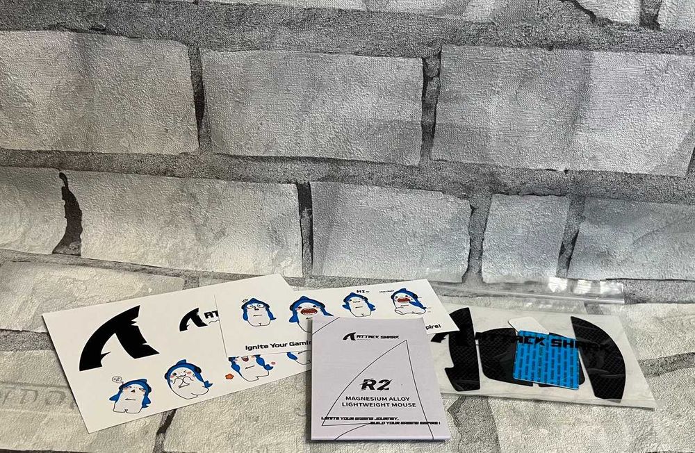 Ігрова миша ATTACK SHARK R2 з магнієвого сплаву PAW3950 сірого кольору