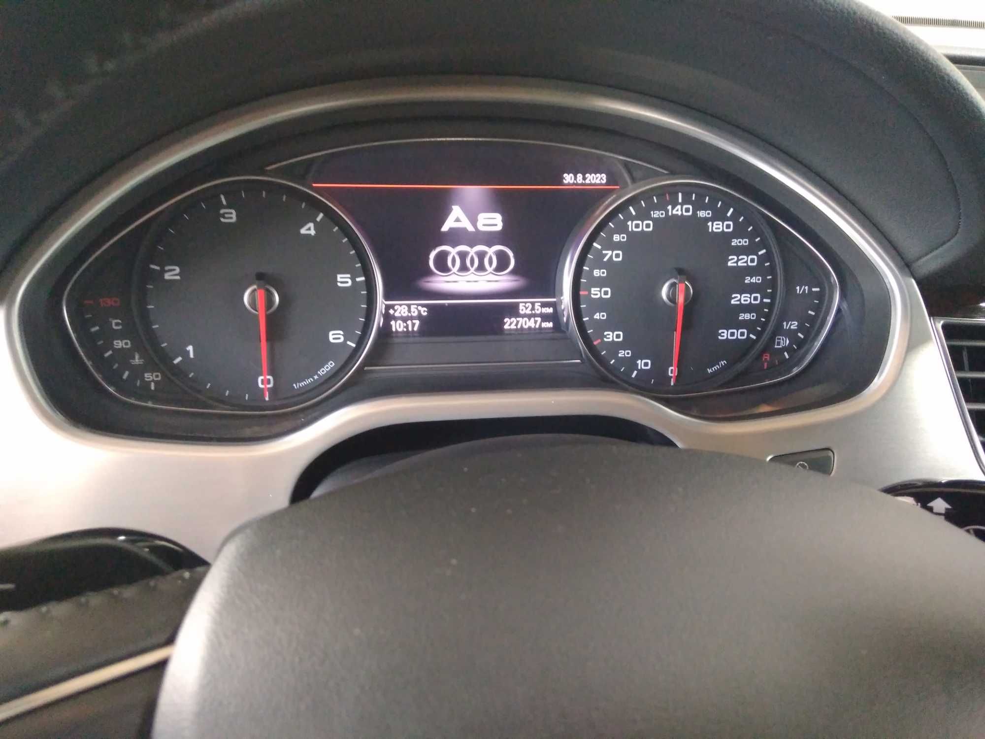 AUDI A8D4 3.0TDI 2014