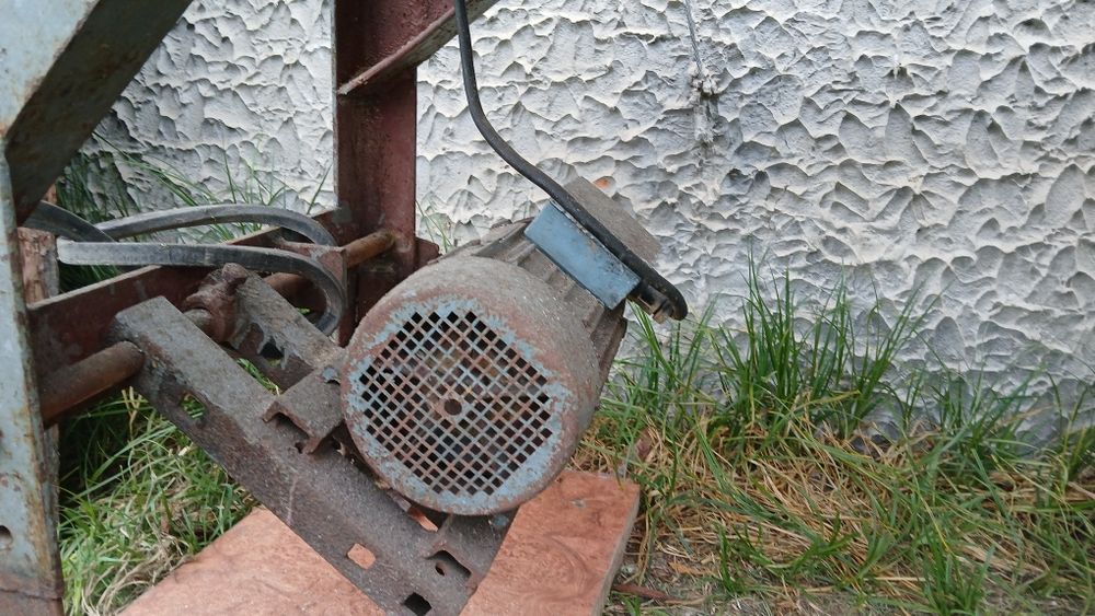 Piła/ krajzega/cylkularka  z podcinakiem stół rama formatówka silniki