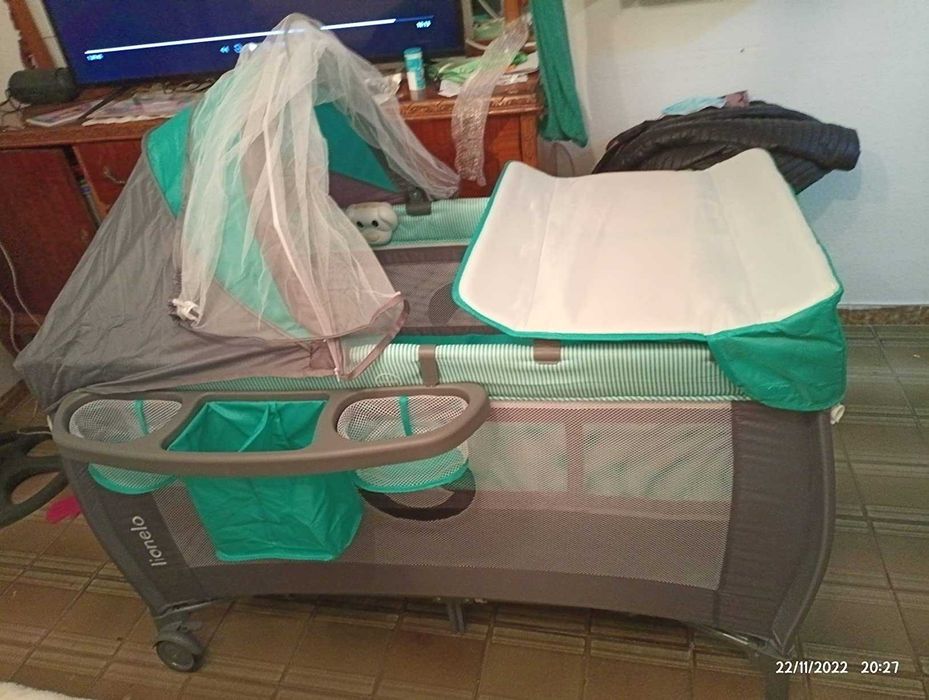 Cama Bebé com Trocador e Mosquiteira