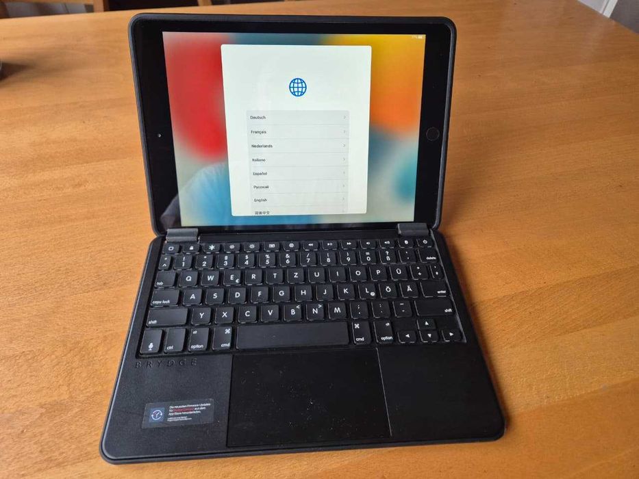 Продаю Apple iPad 8 (10,2") | 32 GB | Space Gray | + клавіатура