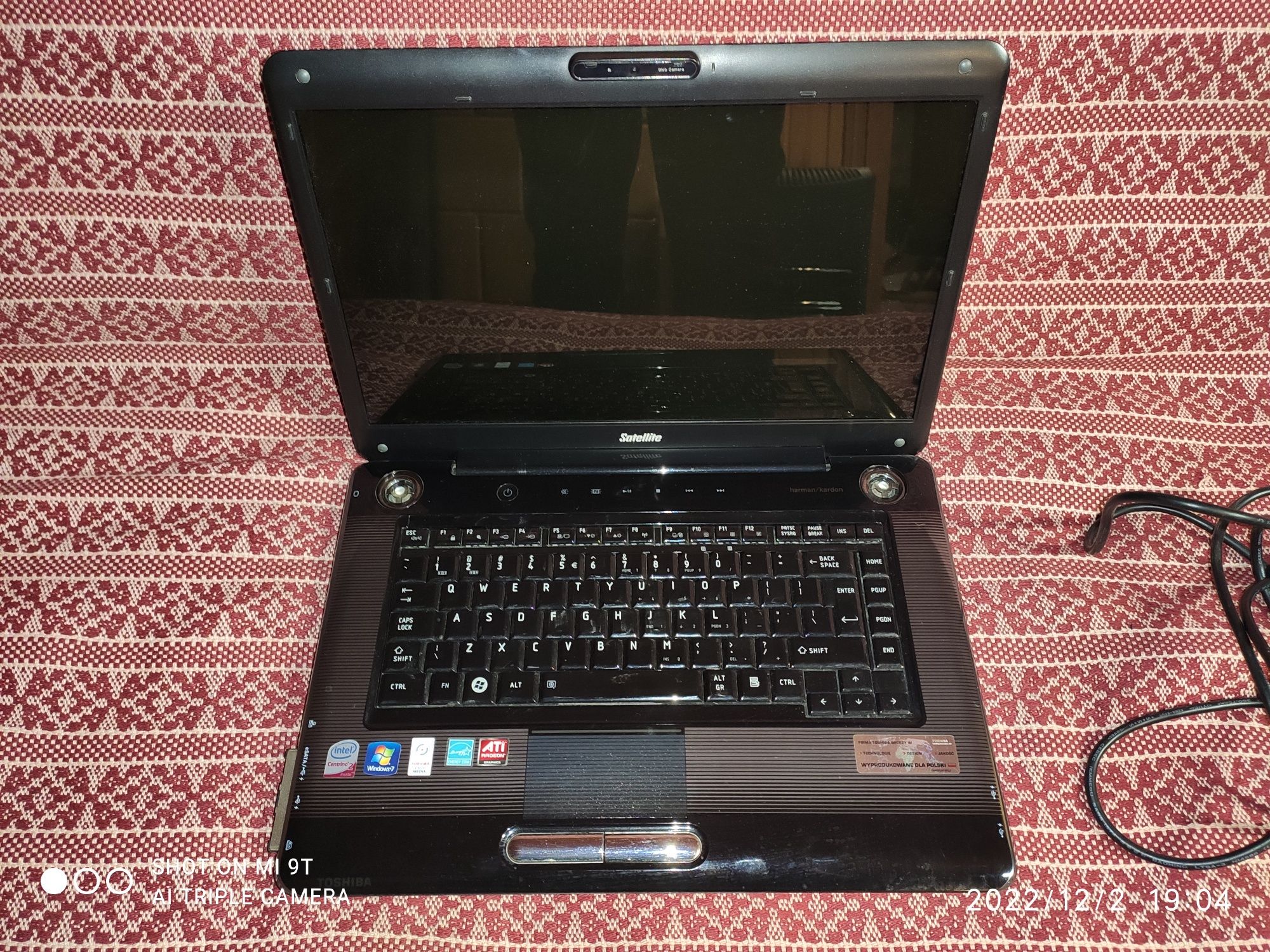 Toshiba A350D Satellite + zasilacz komputer uszkodzony