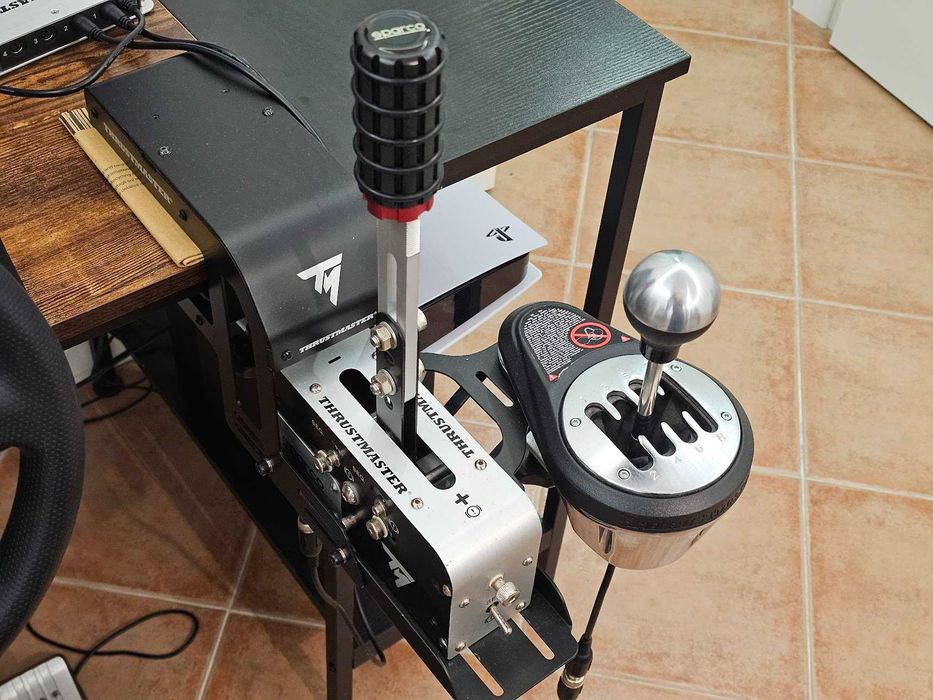 Volante Thrustmaster T300 + T3PA + TH8A + TSSH + TM SIM HUB + Add-ons
