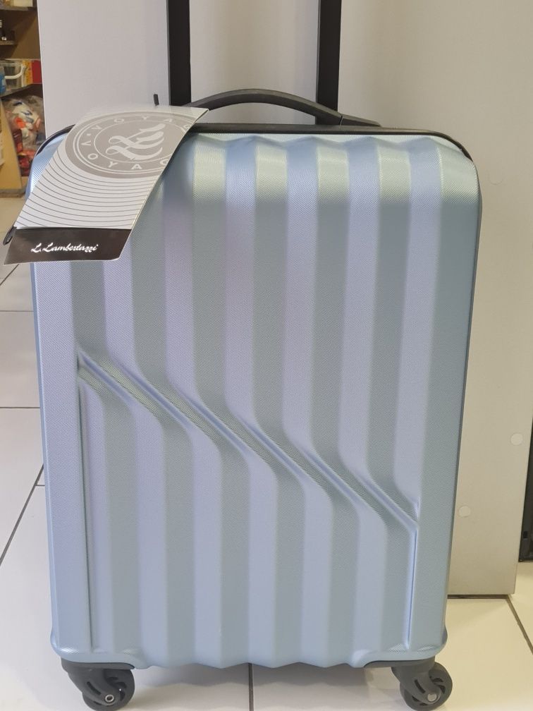 Новый премиальный единственный в интернете чемодан такого качества