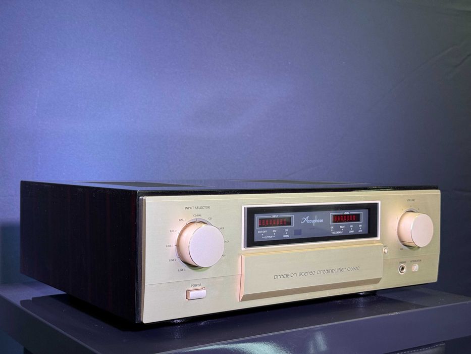 Przedwzmacniacz Accuphase C-3800