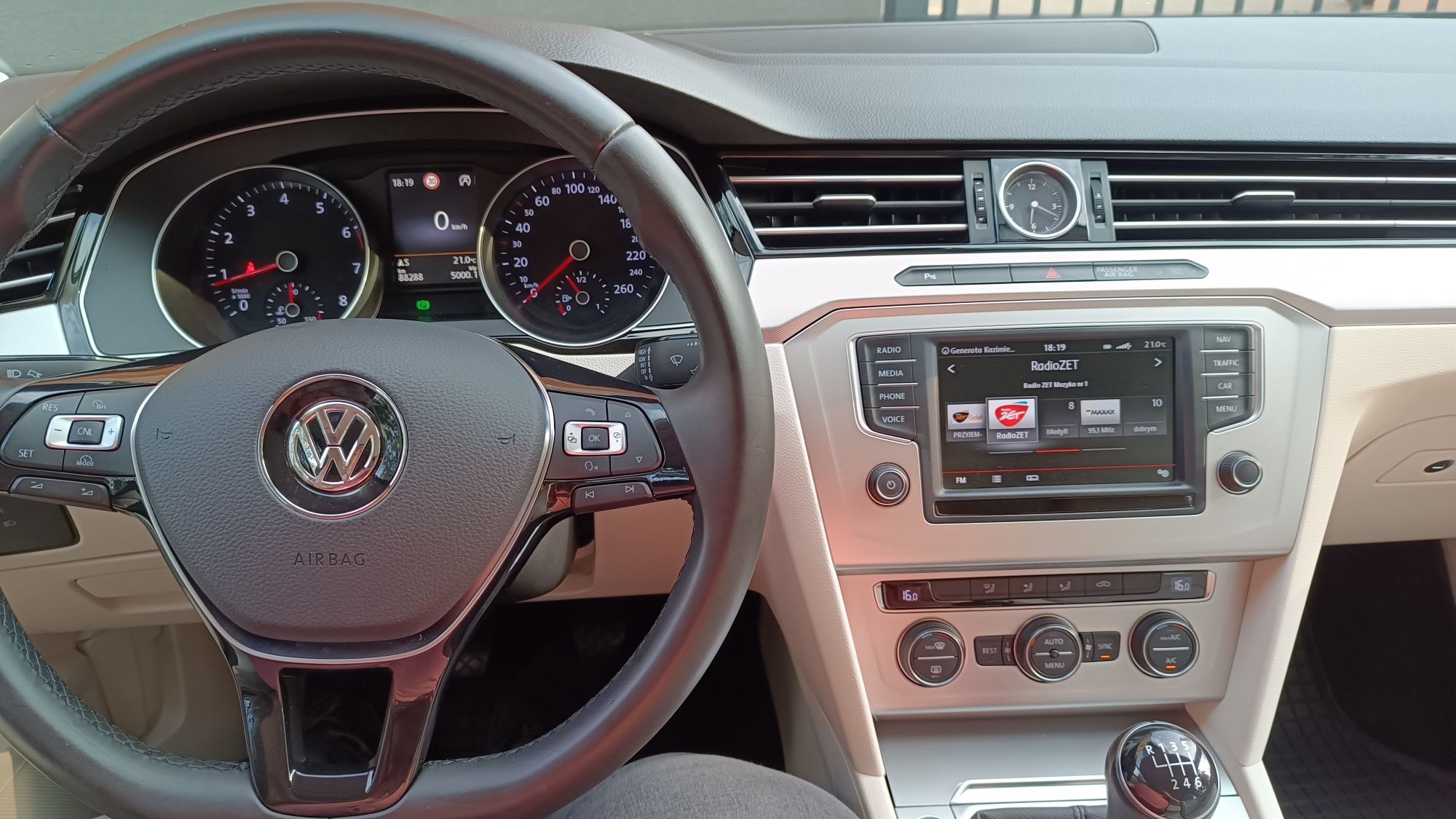 Passat B8 1,8 180KM salon PL FULLED zadbany