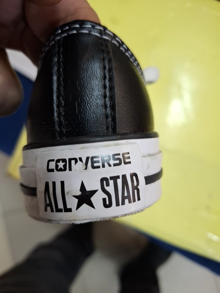 Converse All Star Ox
Leather Black/White
Leather Black/White
103770 Me