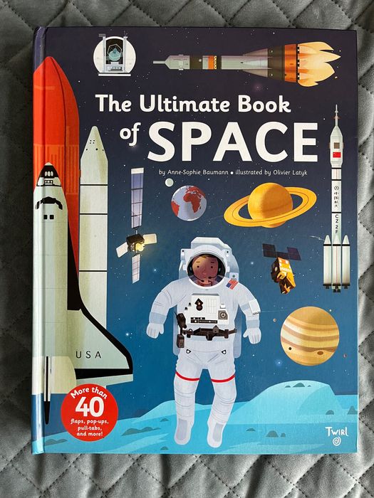 Книга «The ultimate book of space» англійською мовою