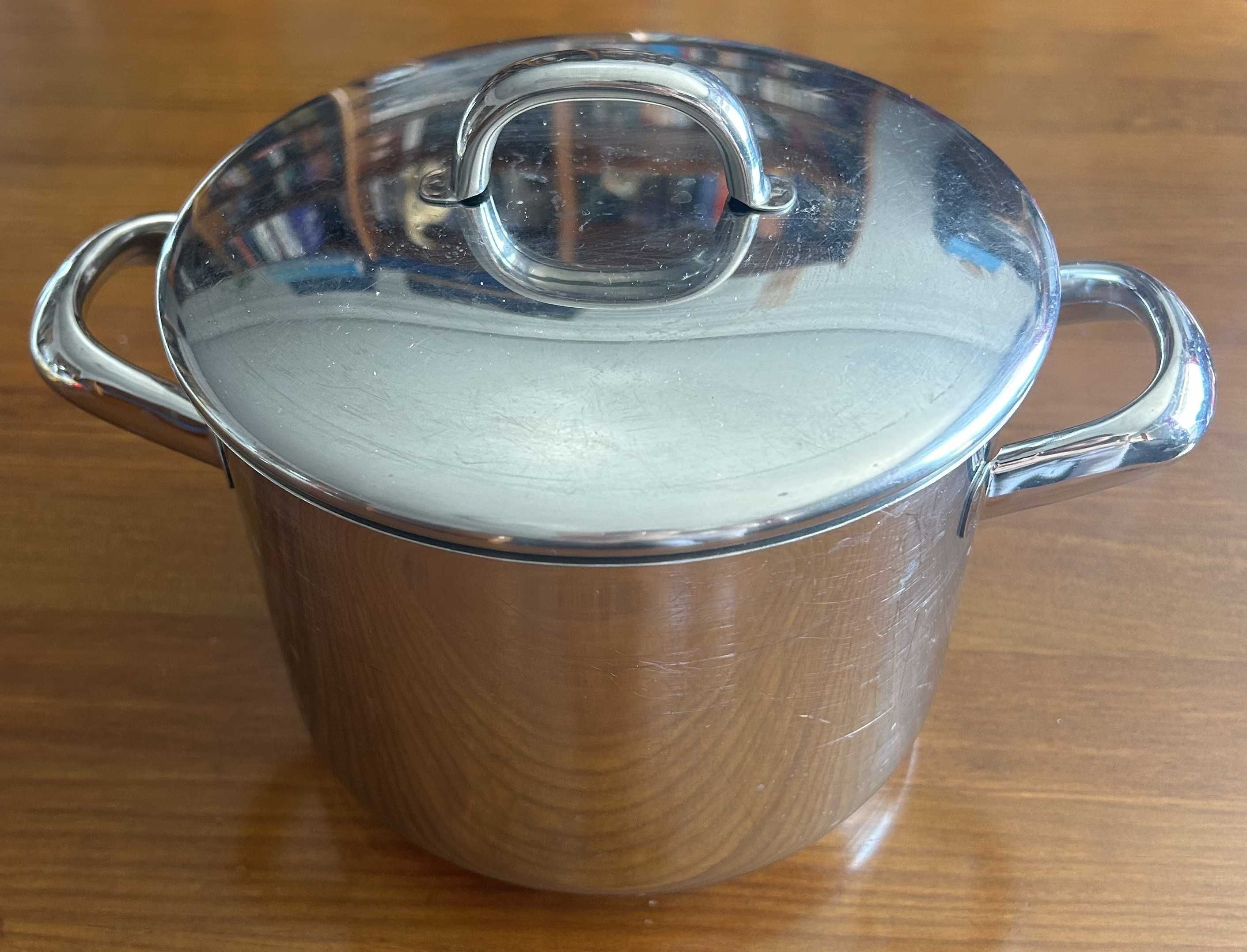 Panela Silampos Europa com asas (Diâmetro 14cm)