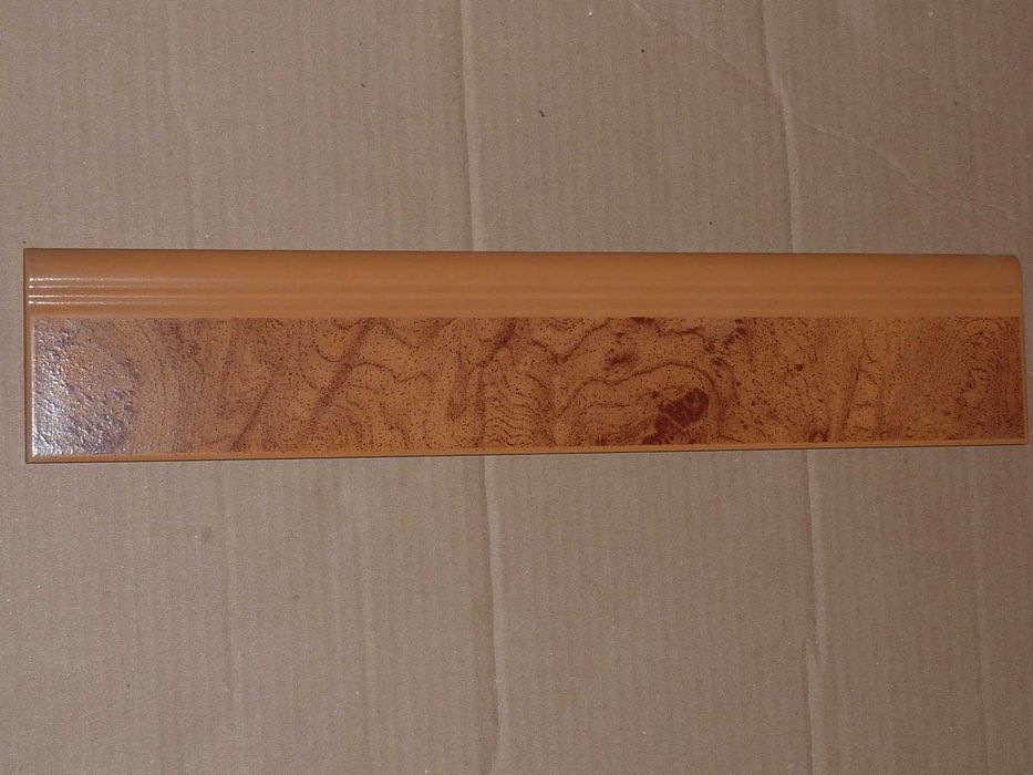 Płytki KERABEN SA na cokół 8 x 41 cm ( 12 sztuk)