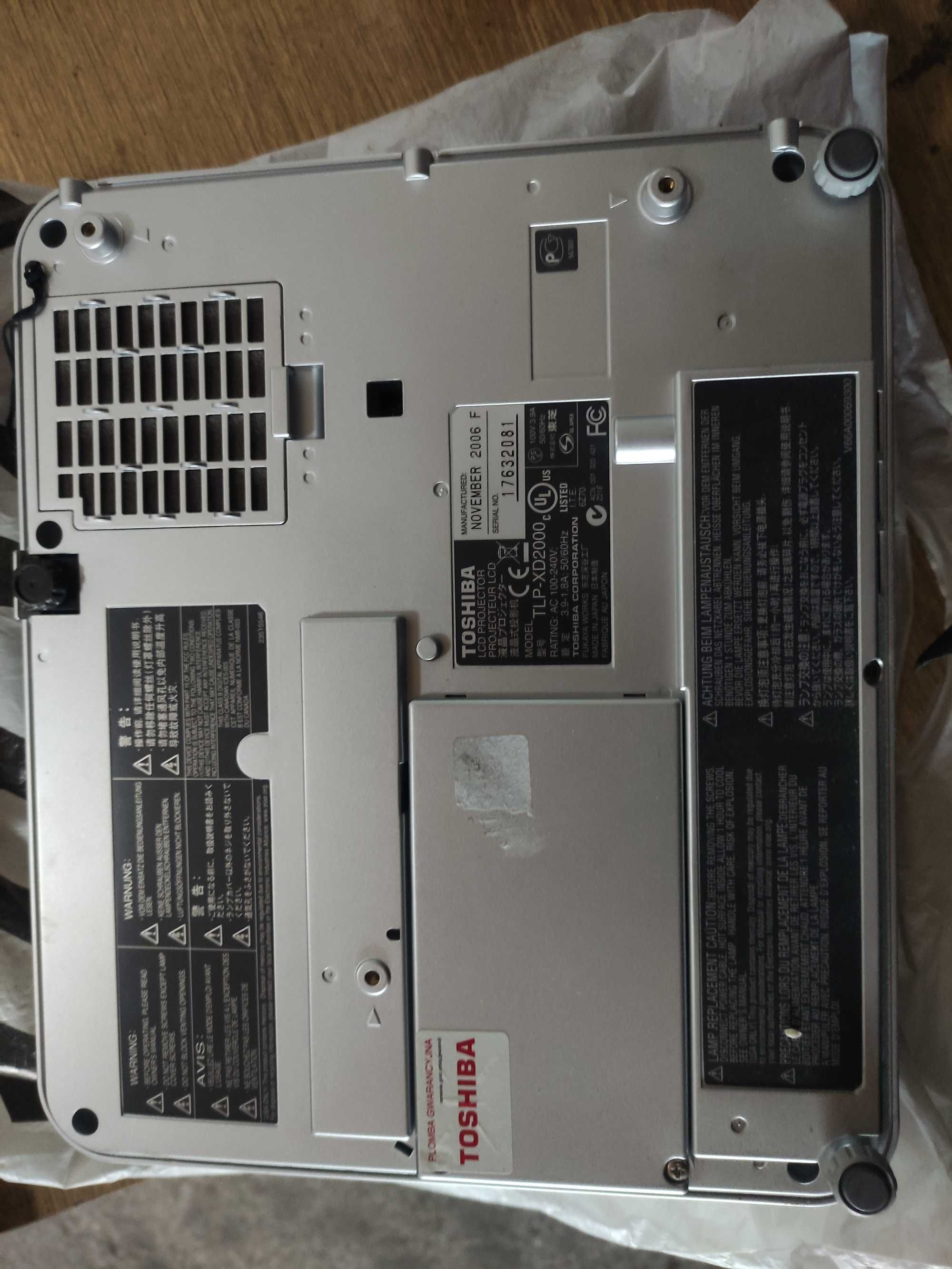 projektor Toshiba TLP-XD 2000
