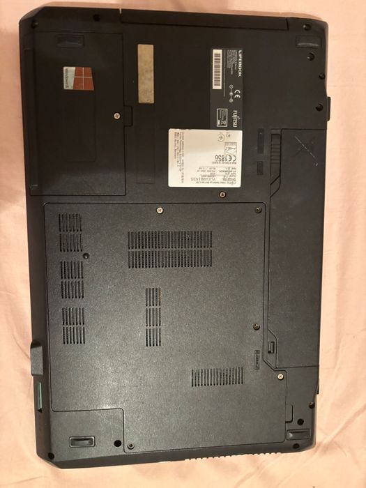 Laptop Fujitsu AH532 i3-2328M sprawny