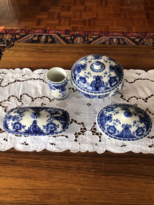 Louça de Viana do Castelo pintada à mão